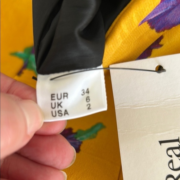 Tata Naka print Scuba material skirt size 2 - Picture 5 of 6